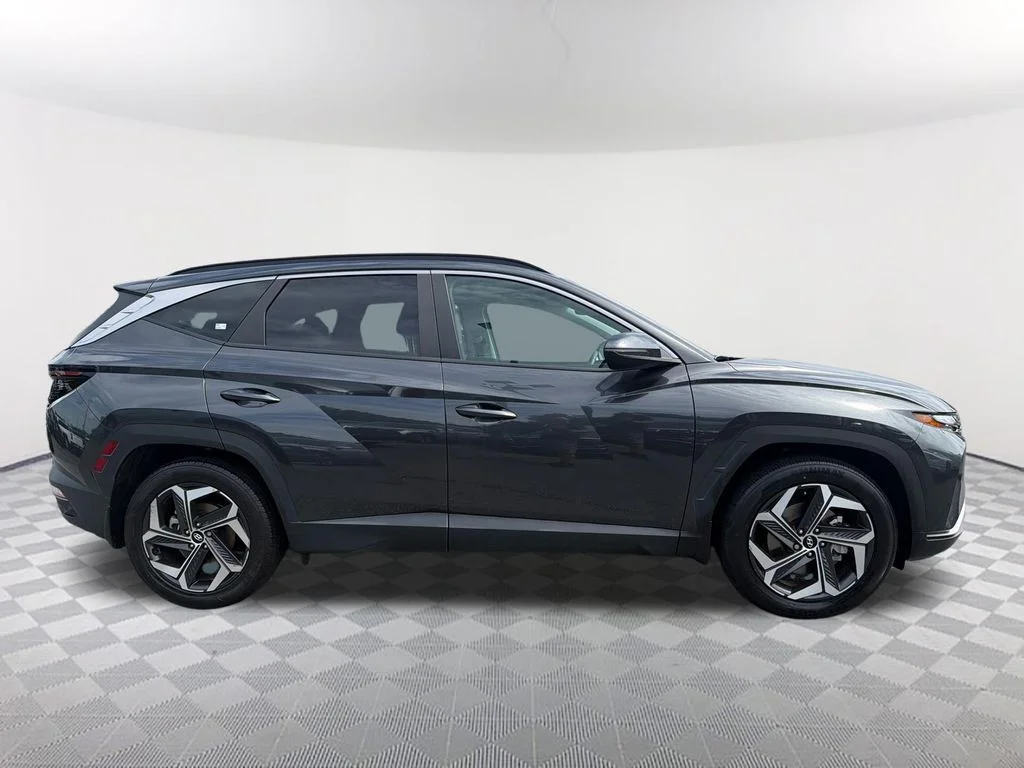Used 2023 Gray Hyundai SEL image 4