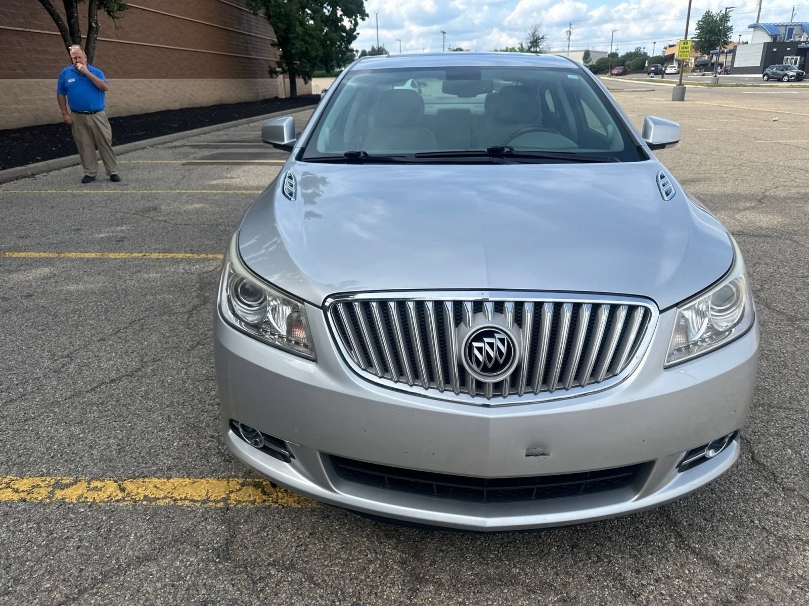 Used 2011 Quicksilver Metallic Buick CXS image 12