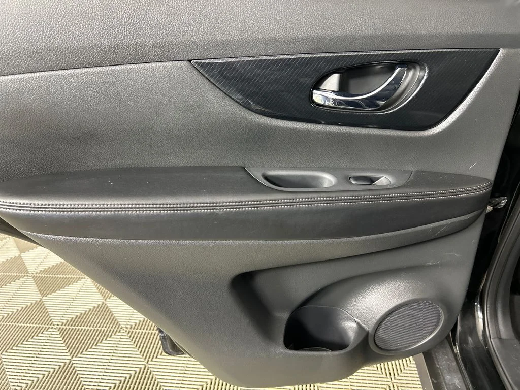Used 2019 Black Nissan SL image 17