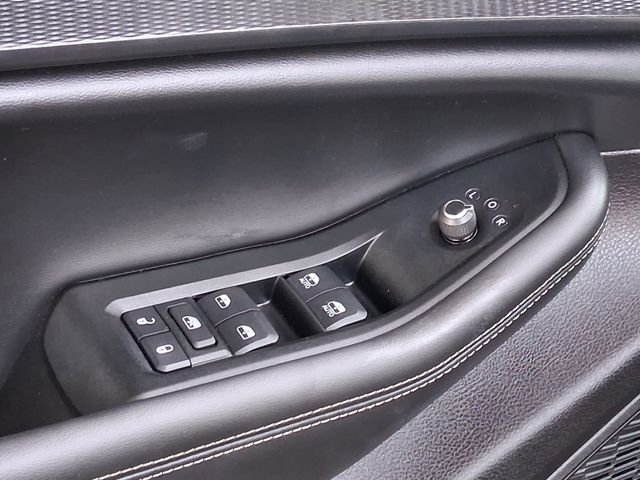 Used 2025 Red Jeep Altitude image 17