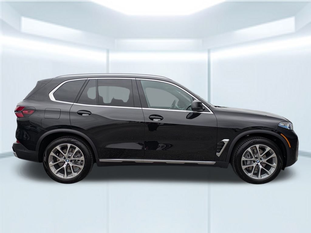 New 2026 Black Sapphire Metallic BMW xDrive40i image 6