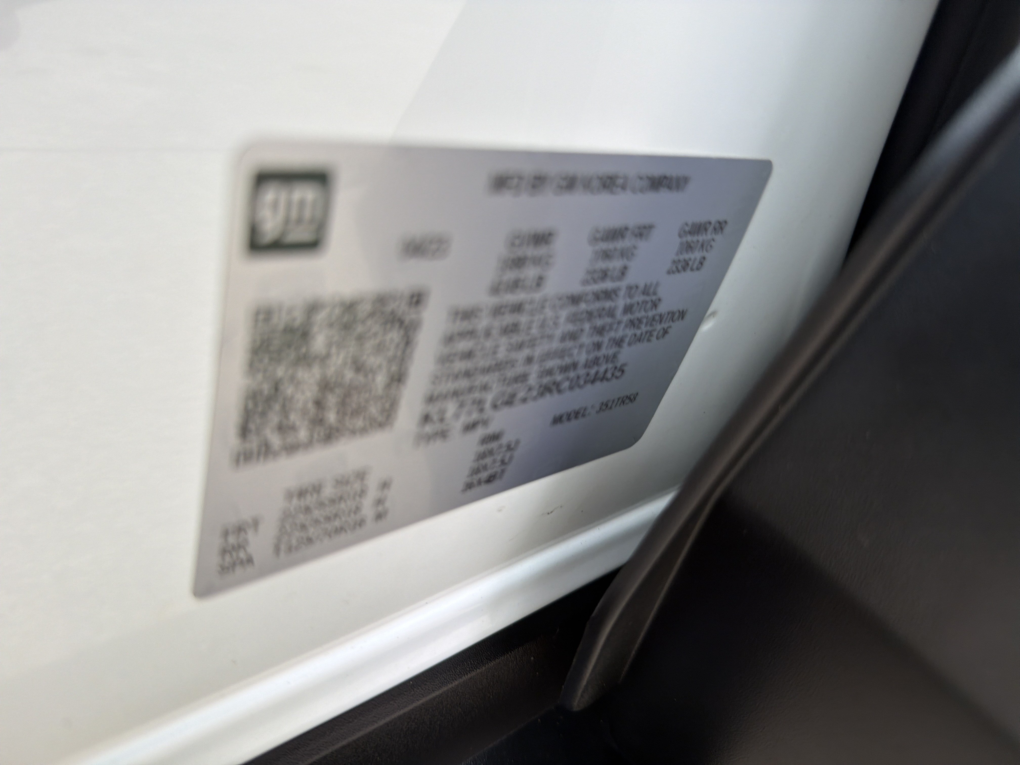 Used 2024 Summit White Chevrolet 1RS image 28