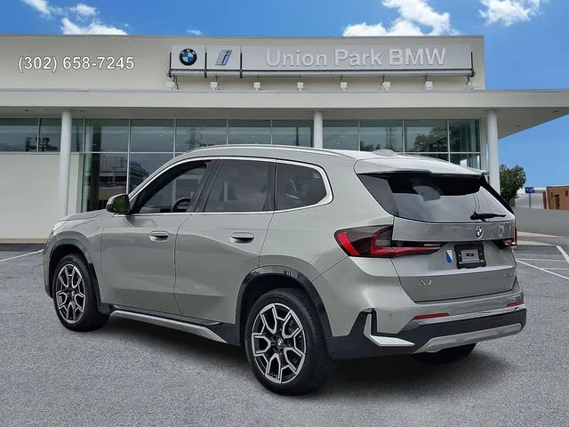 Used 2026 Space Silver Metallic BMW xDrive28i image 6