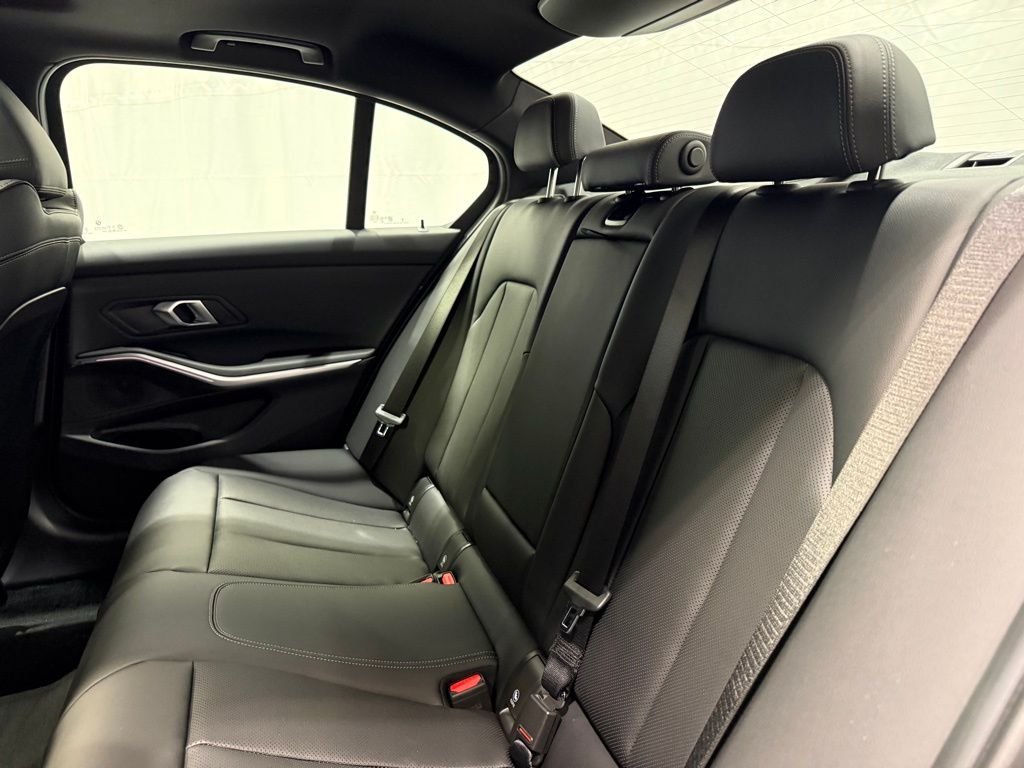 2026 BMW 3 Series 330i - Photo 20