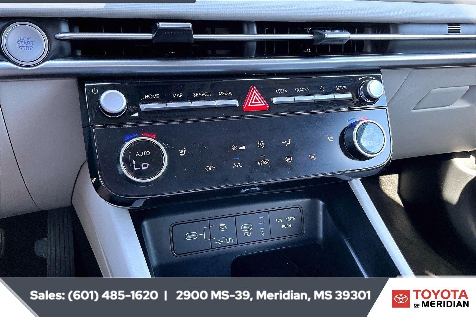 Used 2025 Hampton Gray Hyundai SEL image 22