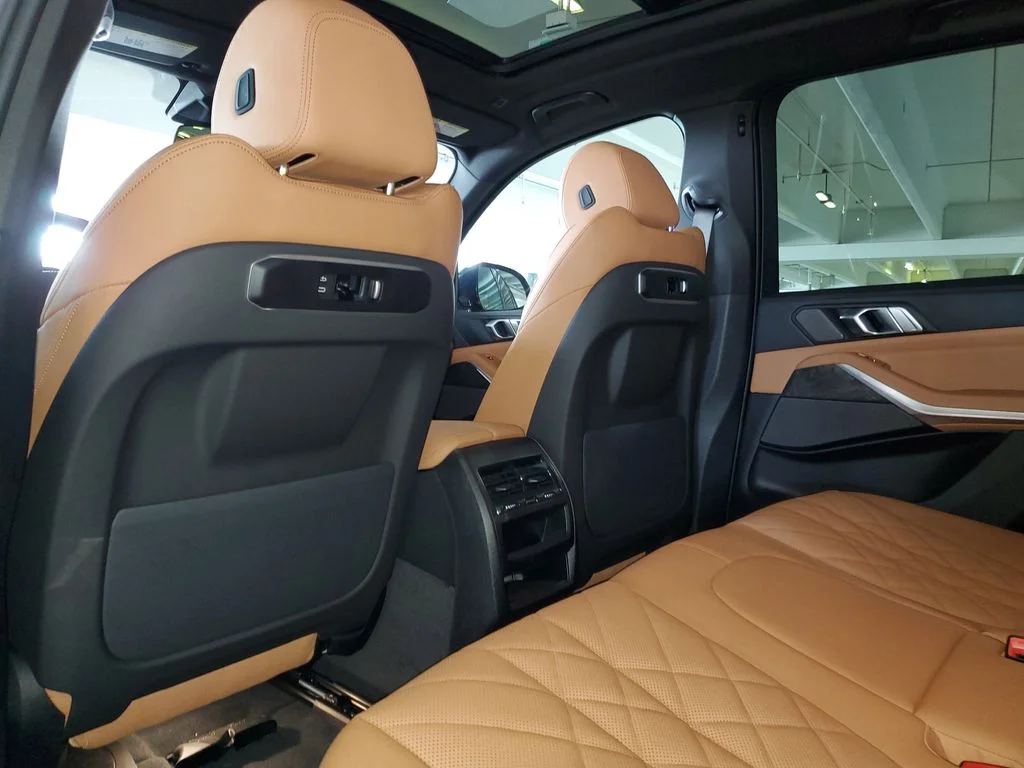 New 2026 Black Sapphire Metallic BMW sDrive40i image 10