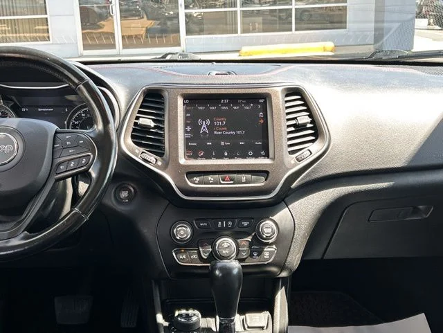 Used 2020 Beige Jeep Trailhawk image 26