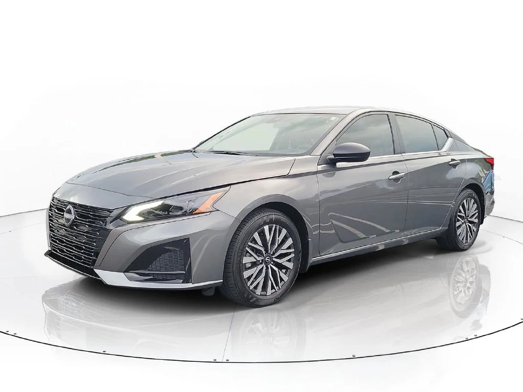 New 2026 Gray Nissan 2.5 SV image 4
