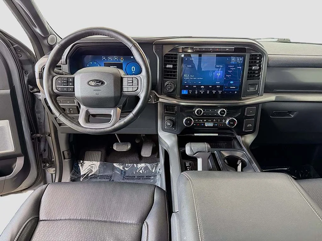 Used 2024 Carbonized Gray Metallic Ford Lariat image 28