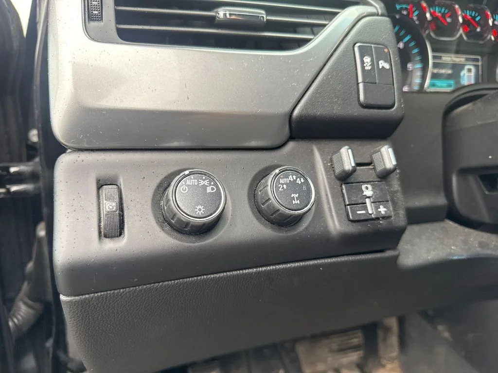Used 2020 Black Chevrolet LS image 9