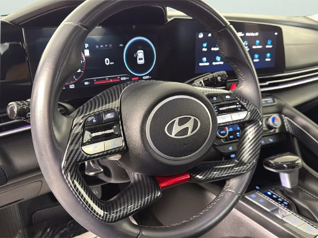 Used 2024 White Hyundai SEL image 21