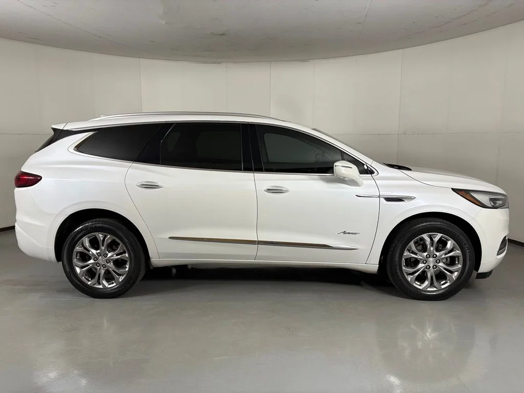 Used 2020 White Buick Avenir image 9