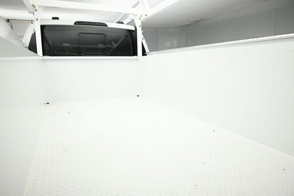New 2026 Oxford White Ford XL image 23