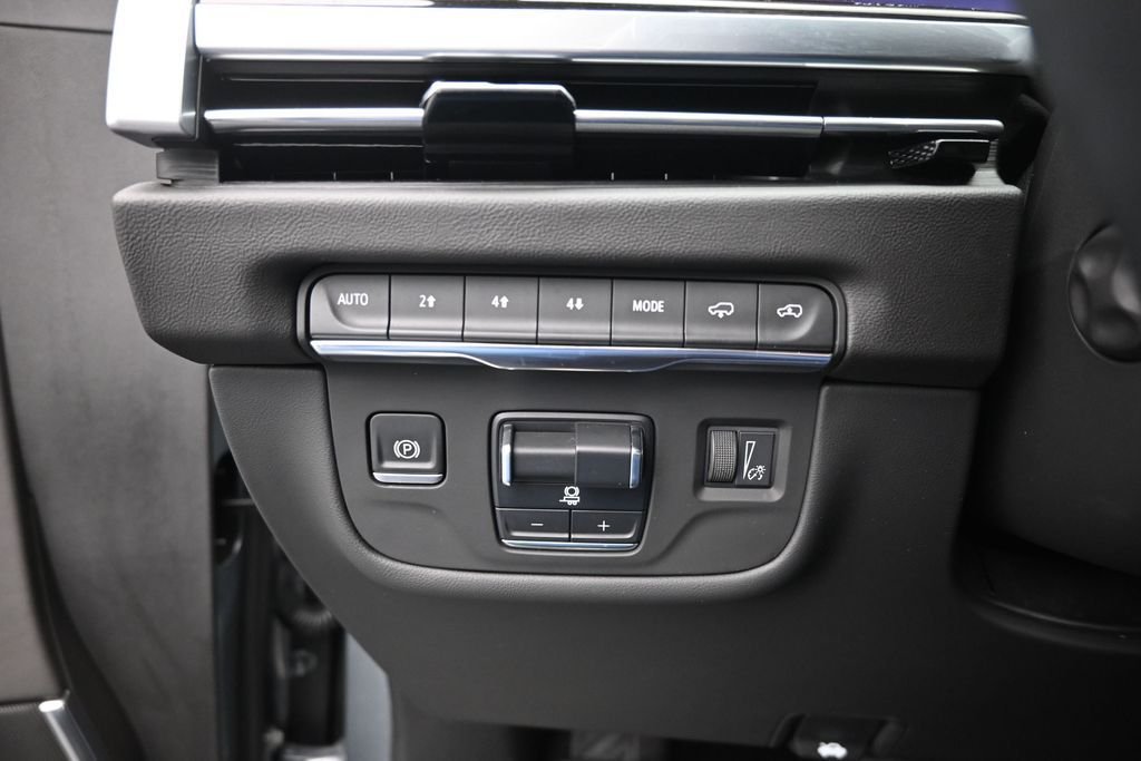 Used 2025 Silver Cadillac Premium Luxury image 13