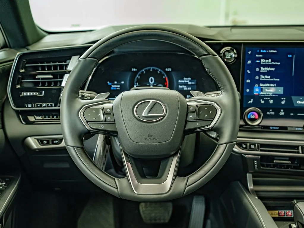 New 2026 Eminent White Pearl Lexus 350 Luxury image 22