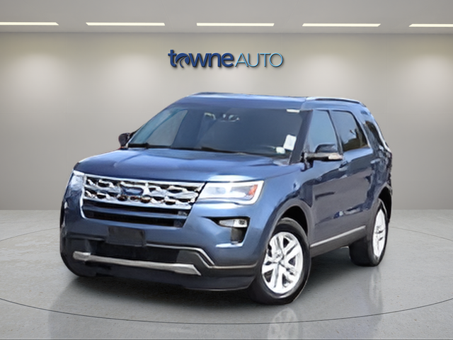 Used 2018 Blue Ford XLT image 2