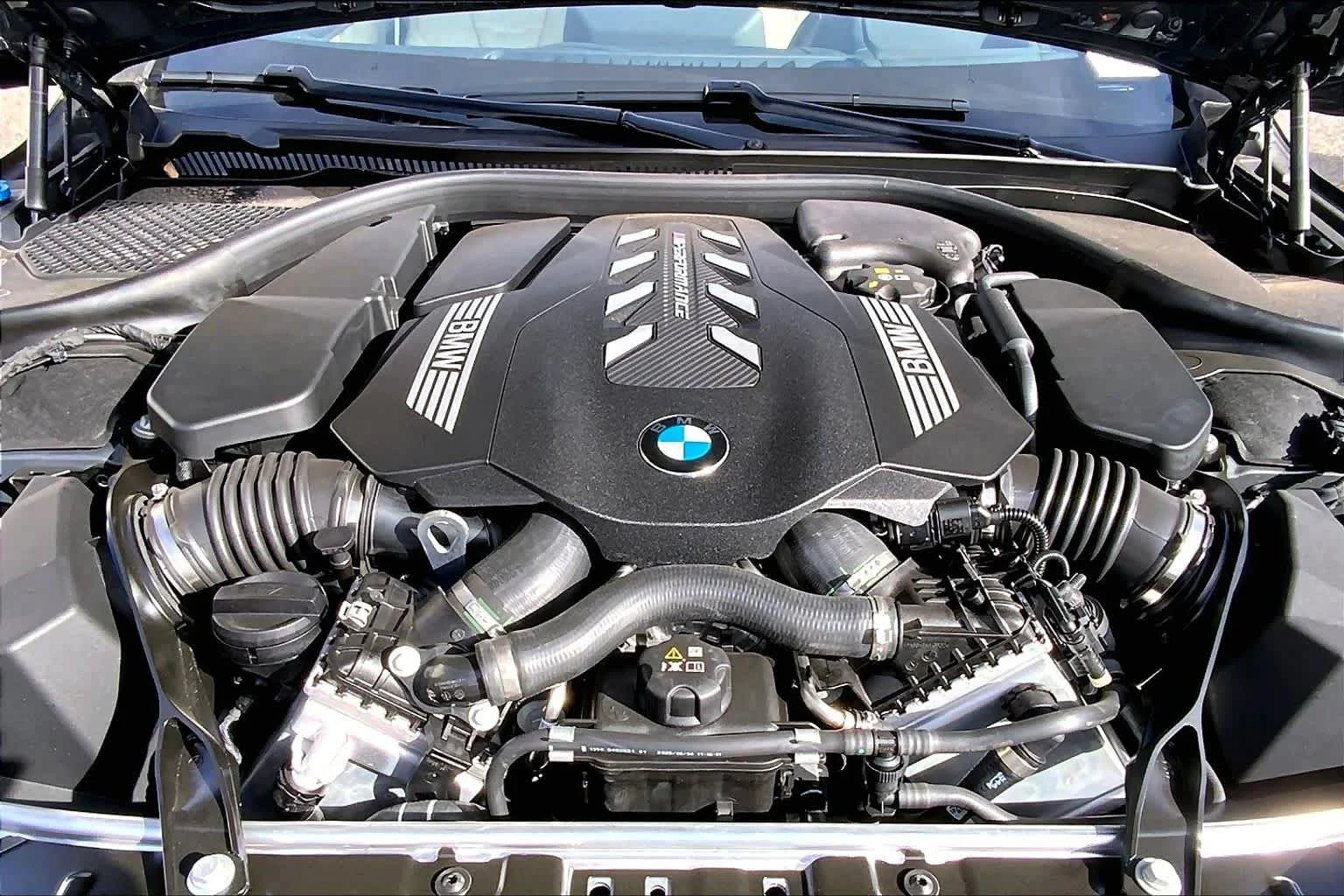 New 2026 Dravit Grey Metallic BMW M850i image 16