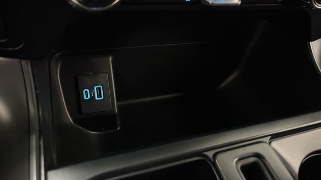 Used 2024 Agate Black Metallic Ford XLT image 30
