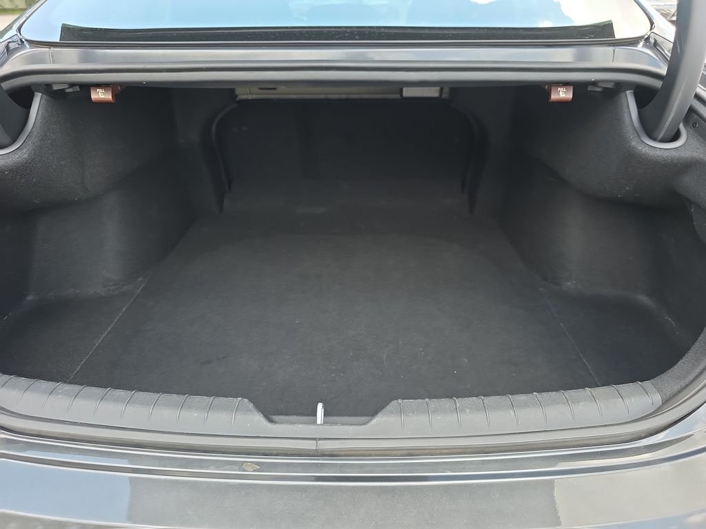 Used 2025 Portofino Gray Hyundai SEL image 31