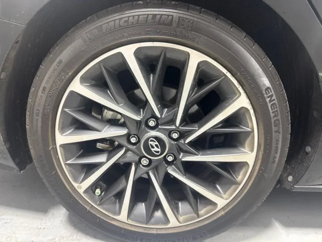 Used 2020 Black Hyundai Limited image 6