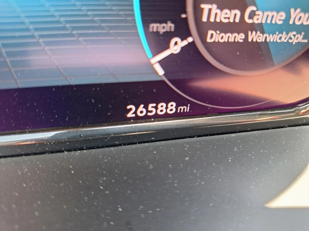 Used 2025  Volkswagen 2.0T SE w/Technology image 19