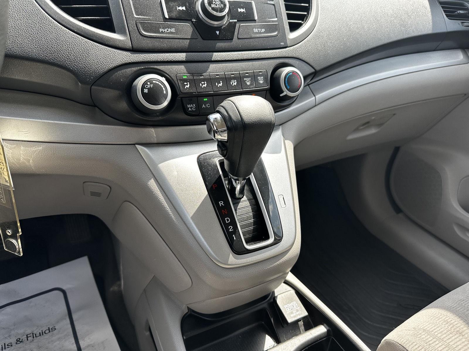 Used 2014 Alabaster Silver Metallic Honda LX image 17