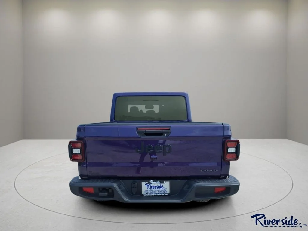 New 2026 Reign Exterior Paint Jeep Sahara image 2