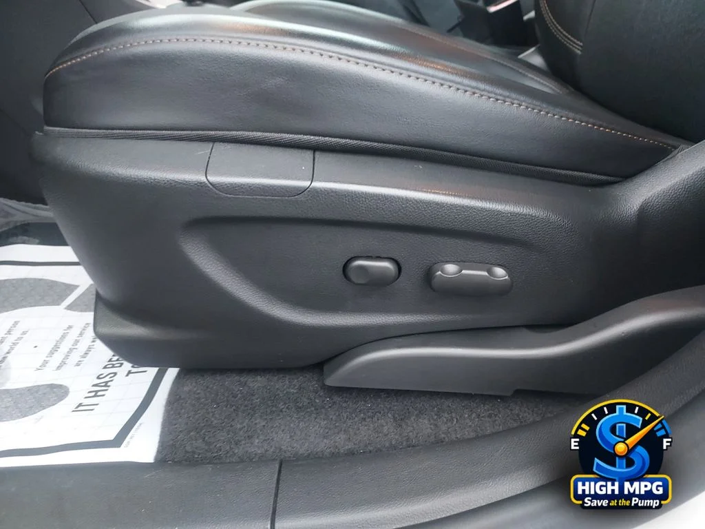 Used 2020 White Chevrolet LT image 10