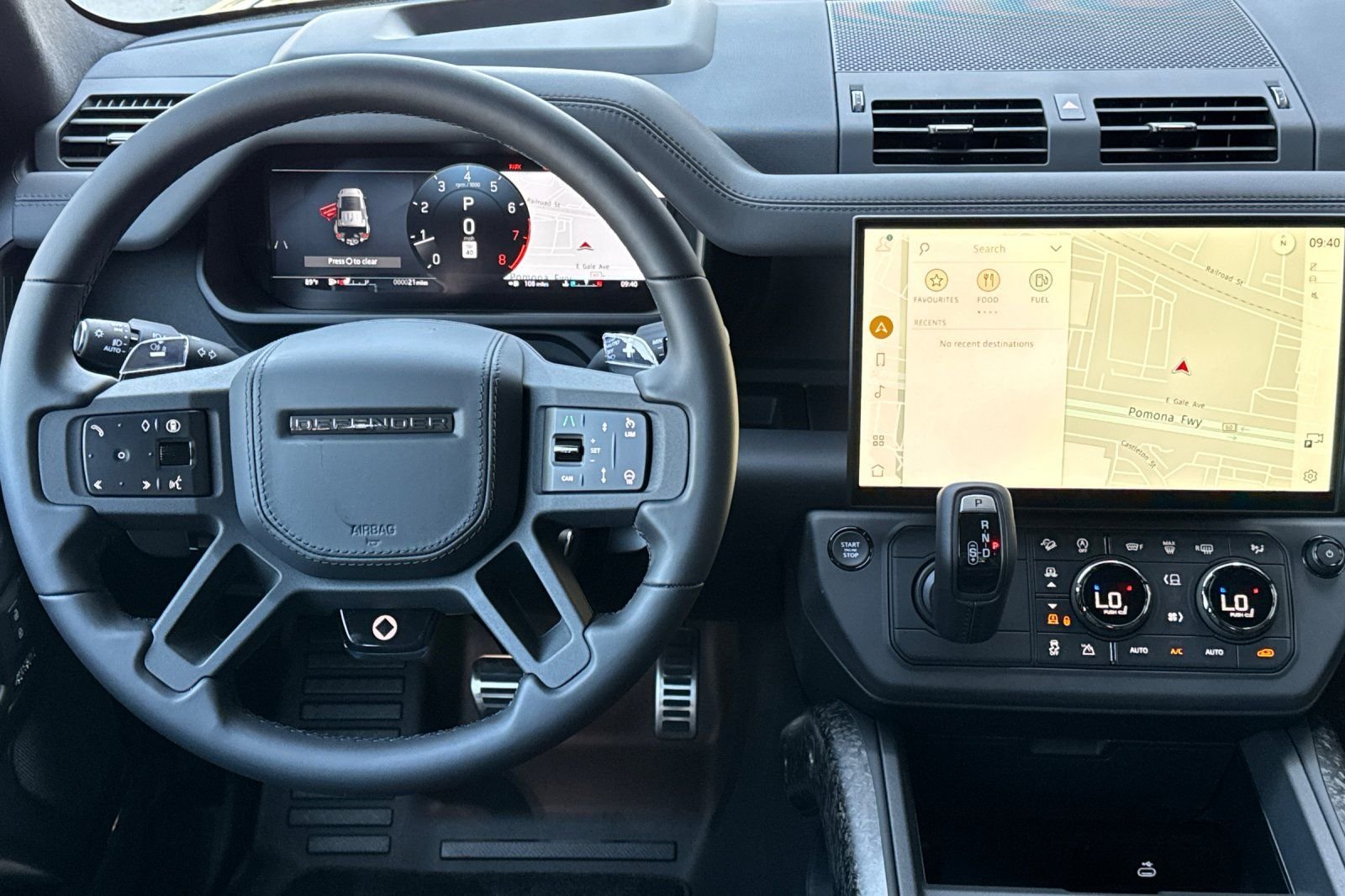 2026 Land Rover Defender OCTA Black - Photo 15