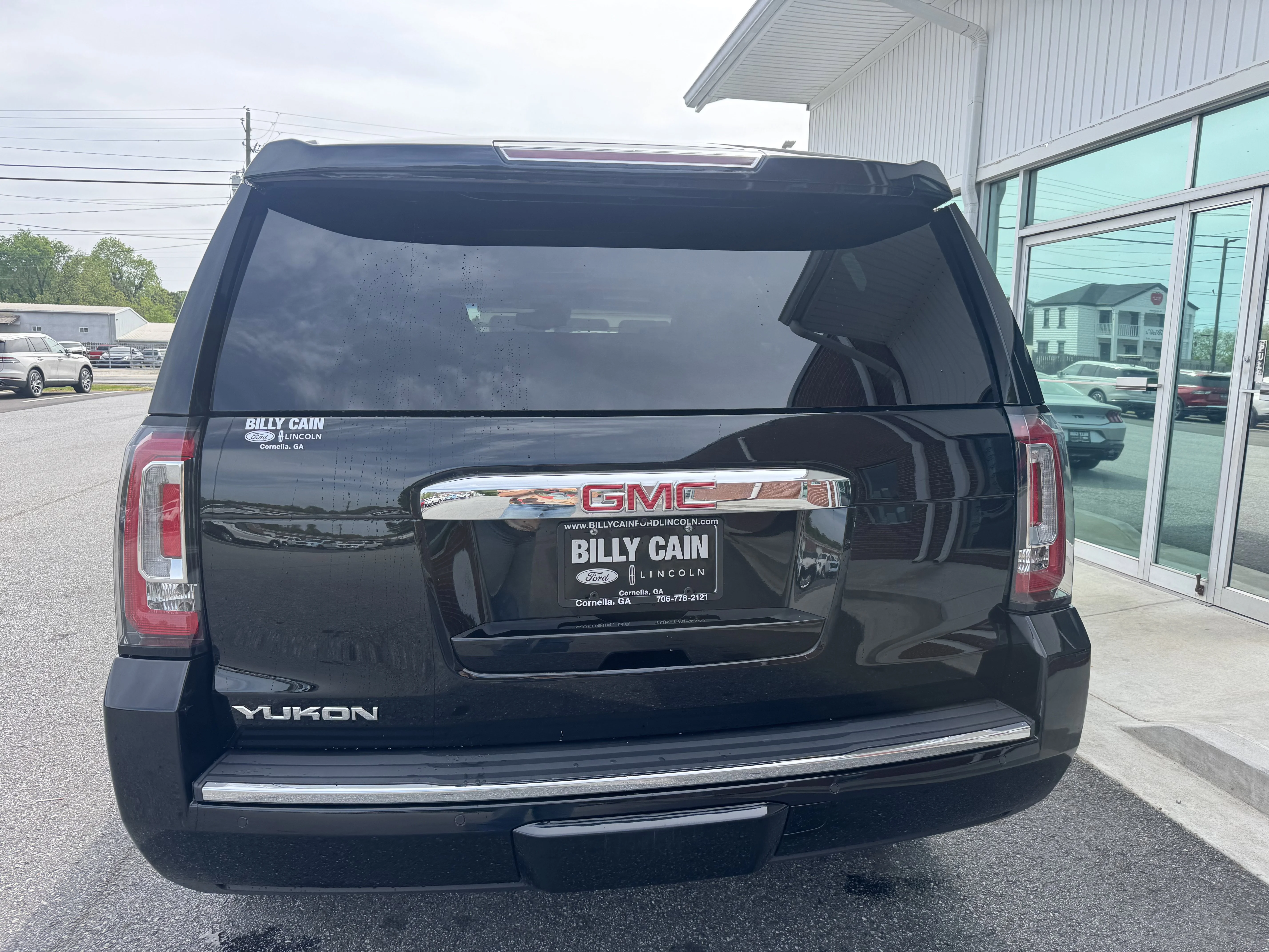 Used 2020 Onyx Black GMC Denali image 3