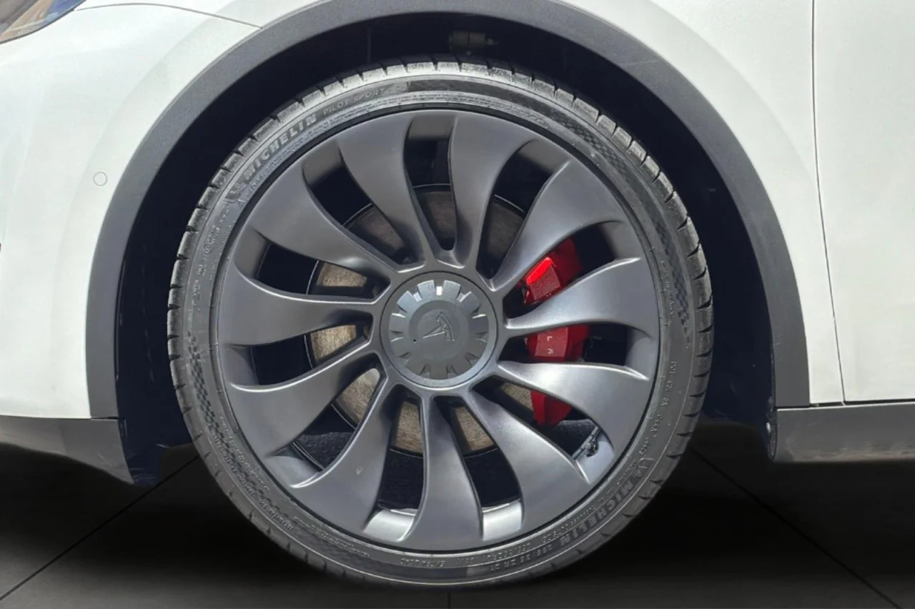 Used 2021 ARCTIC WHITE Tesla Performance image 25
