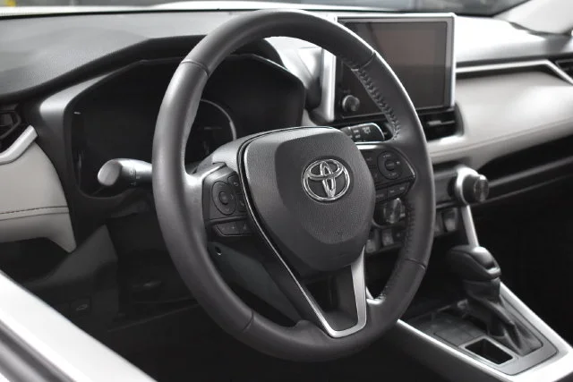 Used 2024 White Toyota XLE image 23