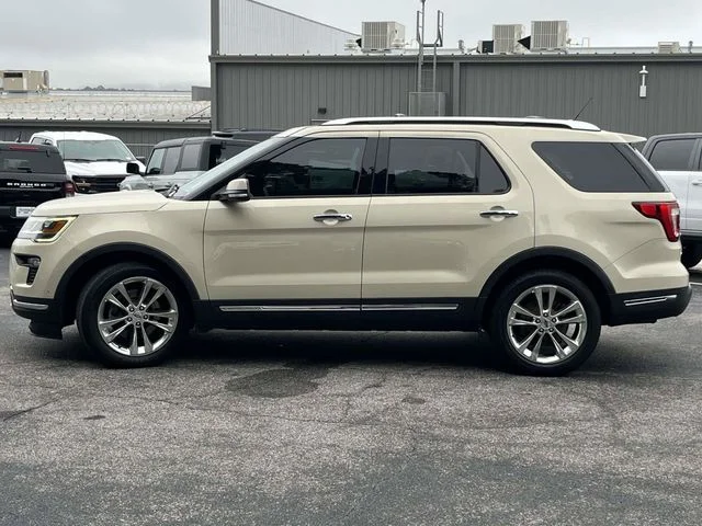 Used 2018 Silver Ford Limited image 7