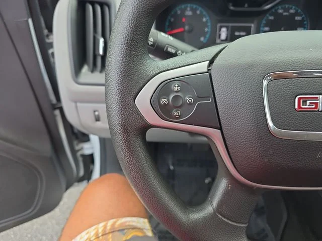 Used 2017 White GMC Base image 18