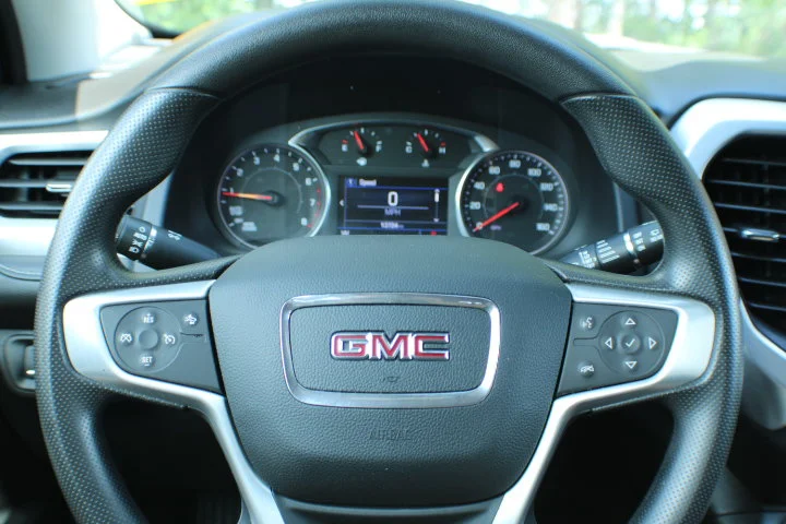 Certified Used 2023 Ultra Blue Metallic GMC SLE image 8