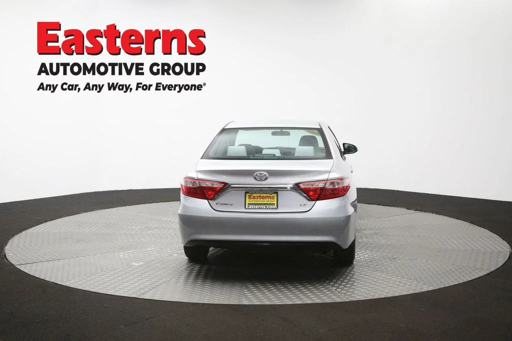 Used 2015 Silver Toyota LE image 36