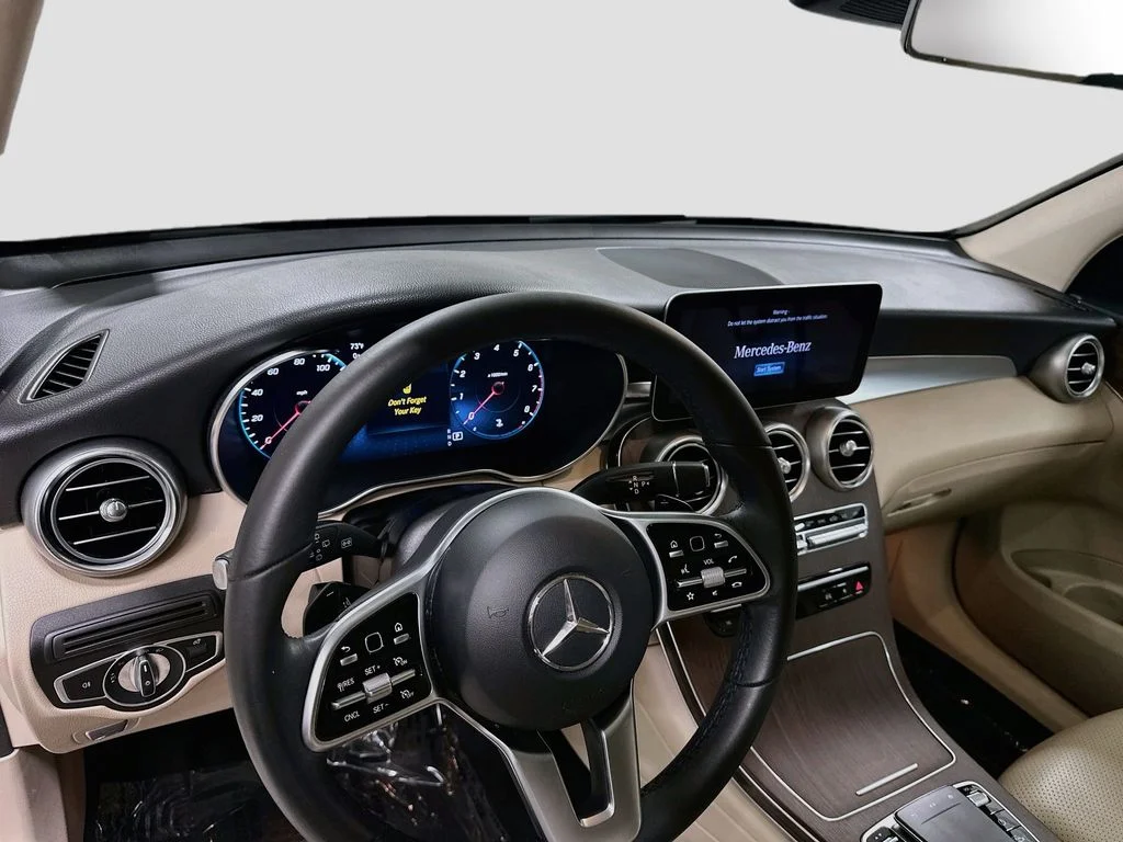 Certified Used 2022 Polar White Mercedes-Benz GLC 300 image 4