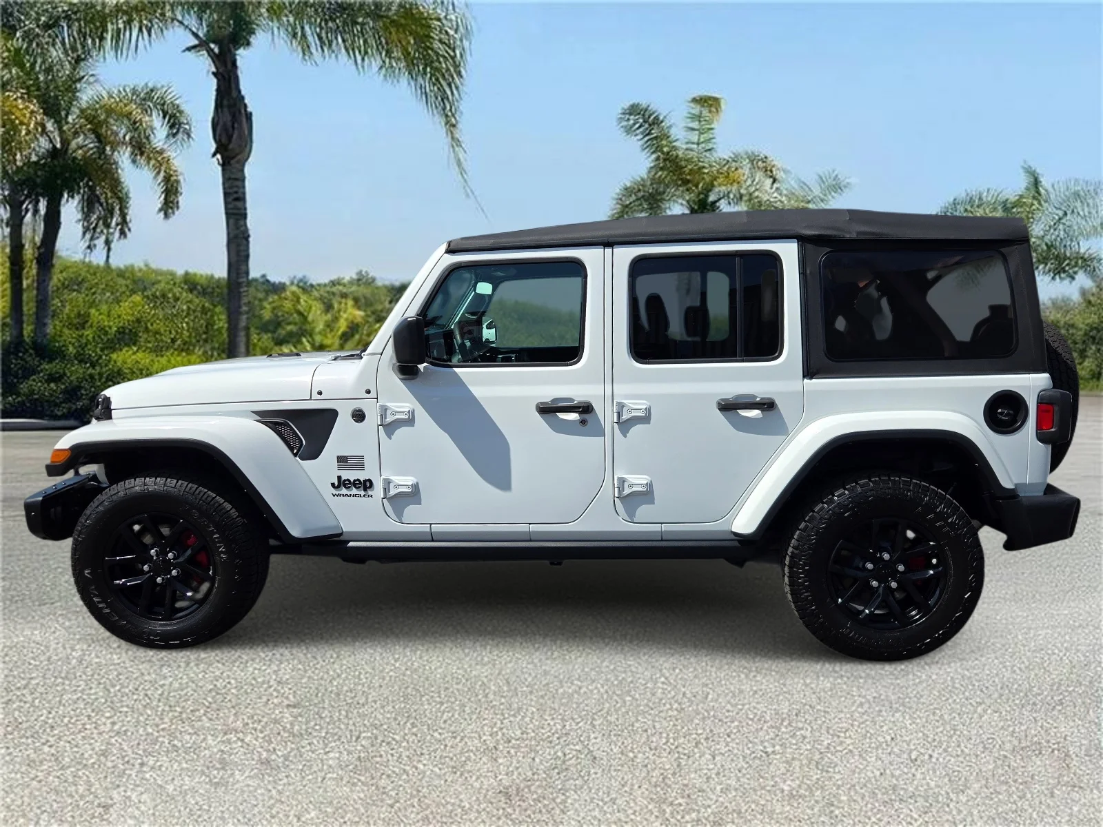 Used 2023 Bright White Clearcoat Jeep Freedom 4 Door 4x4 *Ltd Avail* image 2