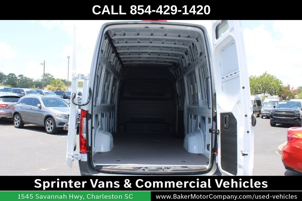 New 2025 Arctic White Mercedes-Benz Cargo 170 WB image 27