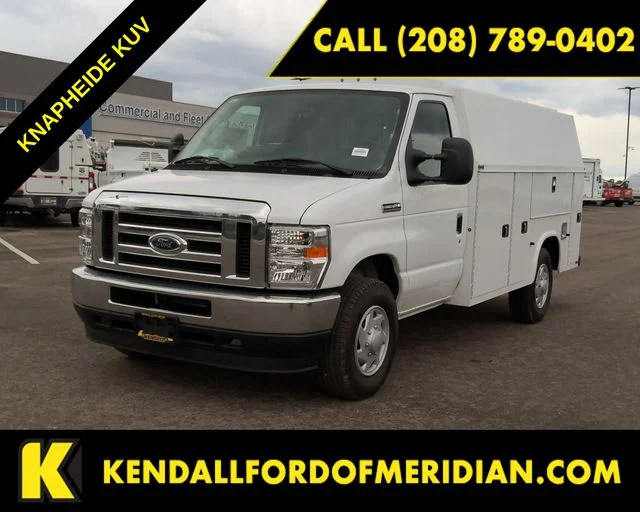 New 2025 Oxford White Ford Base image 1