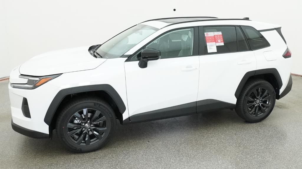 New 2026 Ice Cap Toyota XLE Premium image 5