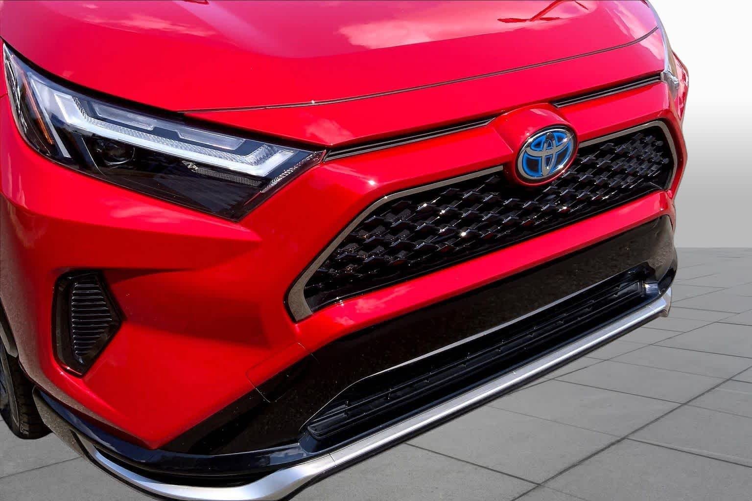 Used 2022 Supersonic Red Toyota SE image 30