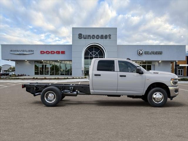 New 2026 Bright White Clear-Coat Exterior Paint RAM Tradesman image 47