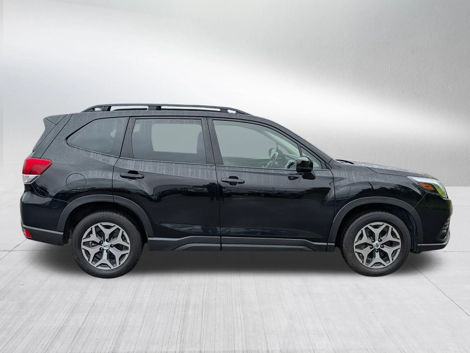 Used 2023 Crystal Black Silica Subaru Premium image 8