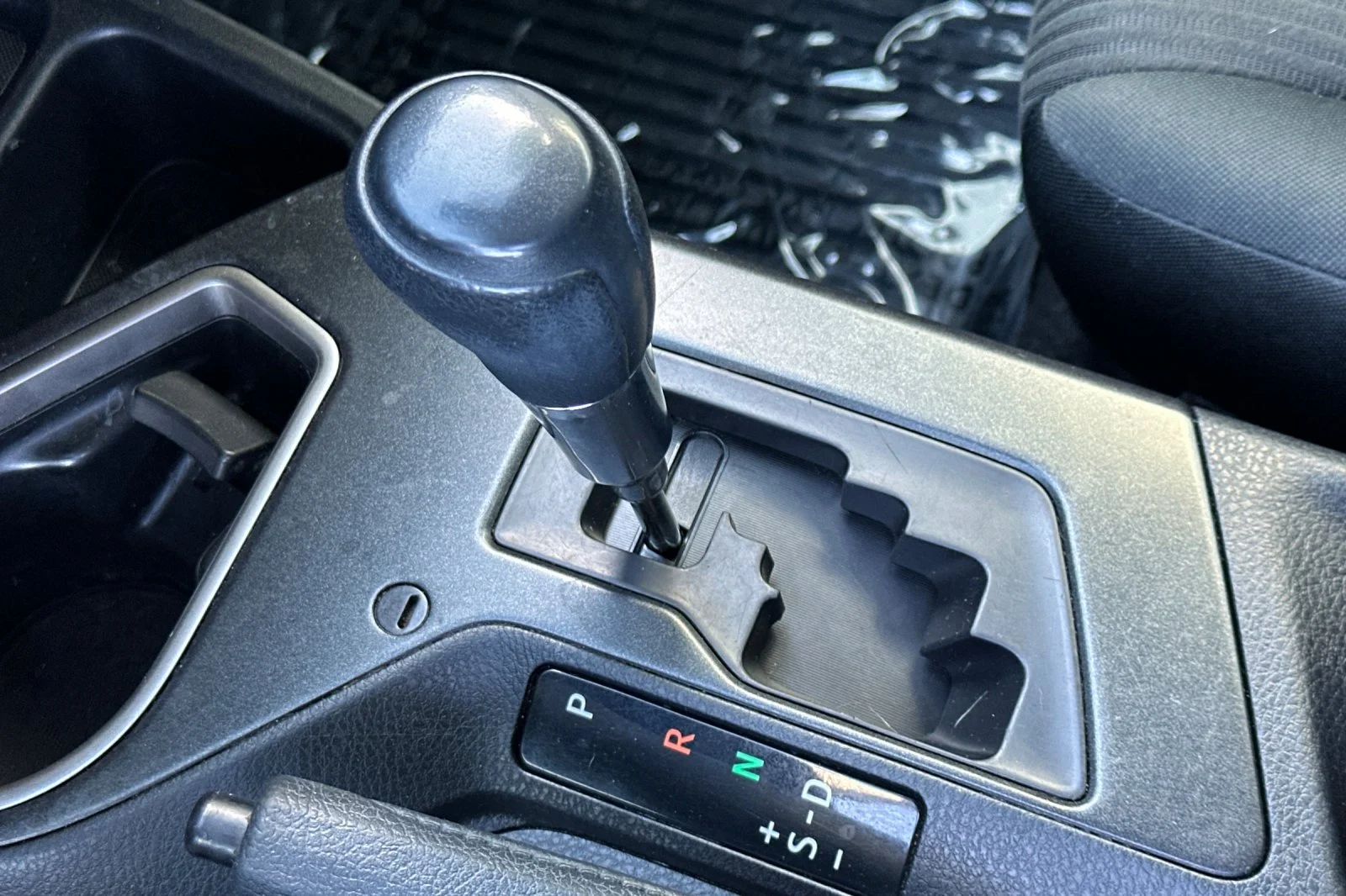 Used 2018 Gray Toyota LE image 18