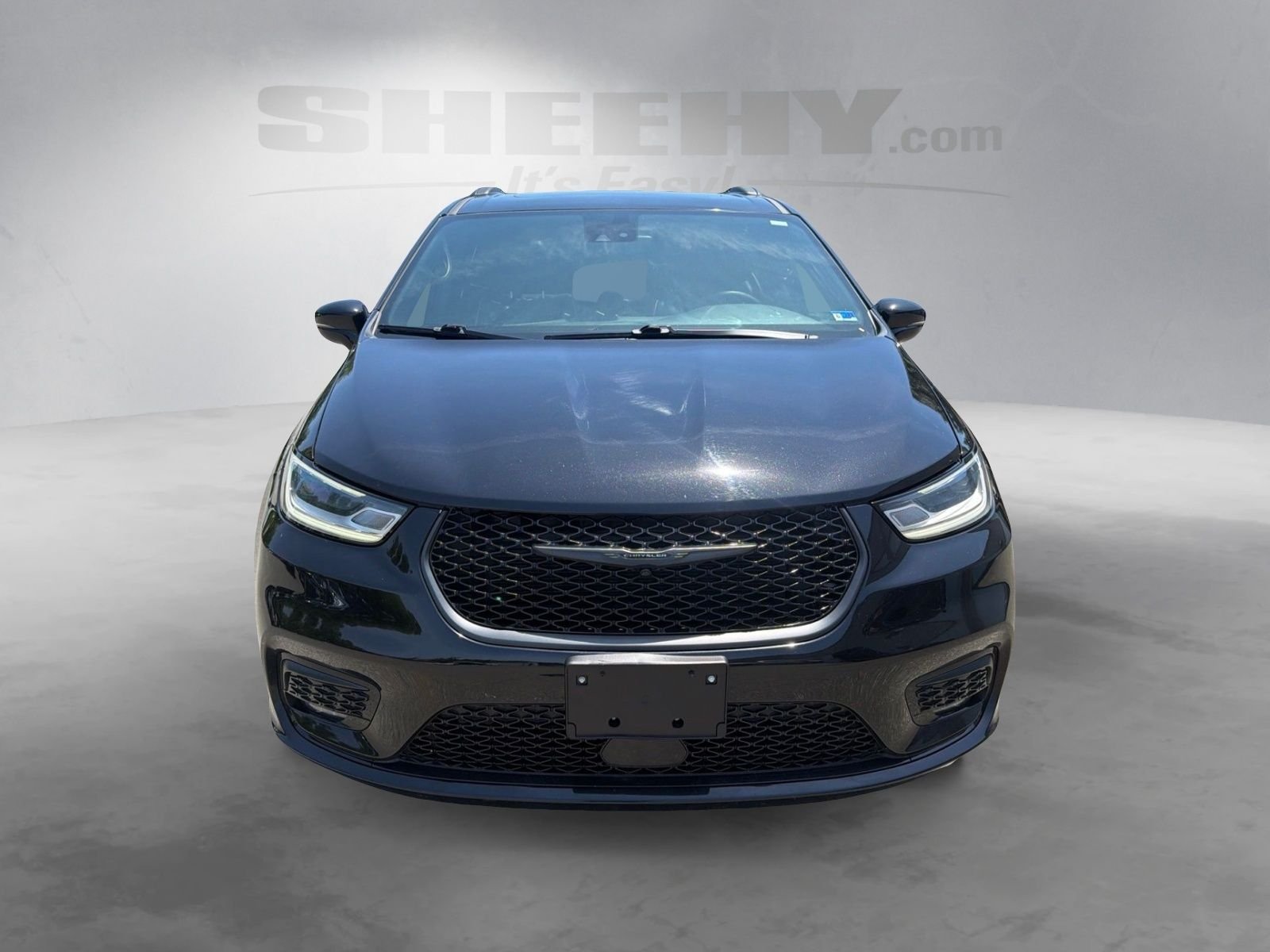 Used 2025 Black Chrysler Limited image 17
