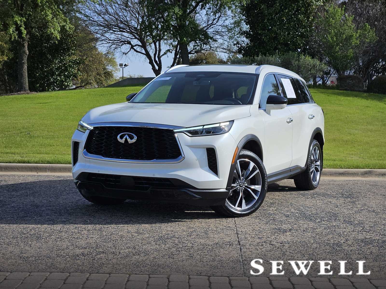 2024 INFINITI QX60 LUXE