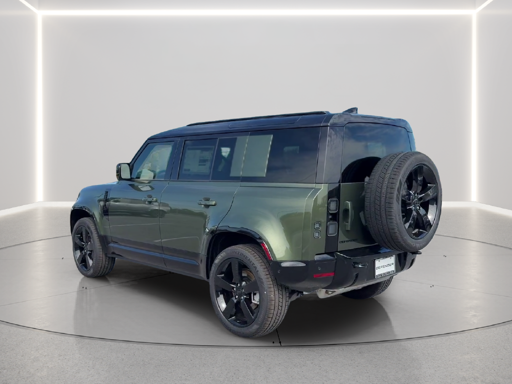 New 2026 Woolstone Green Land Rover X-Dynamic SE image 7