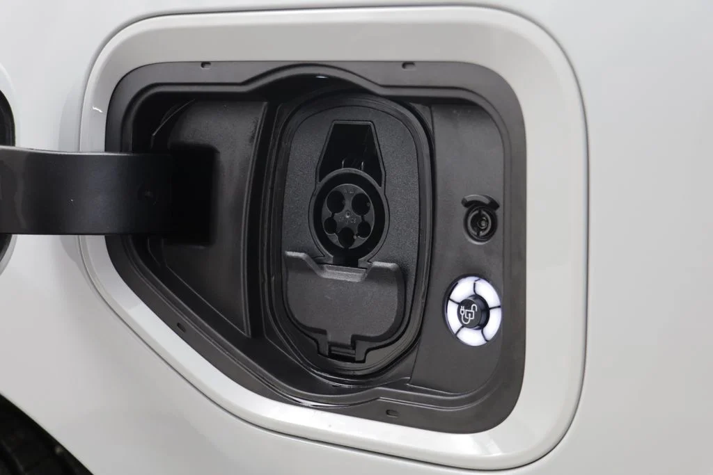 Used 2024 Avalanche Ford XLT image 4