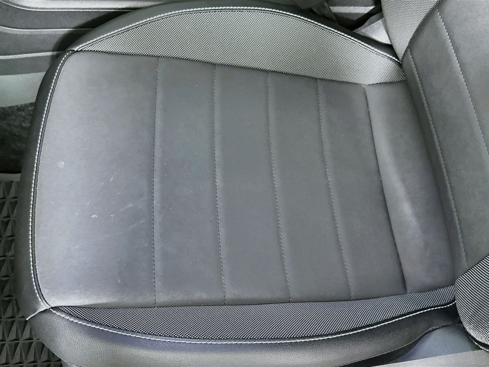 Used 2022 Platinum Gray Metallic Volkswagen 1.5T SE image 19